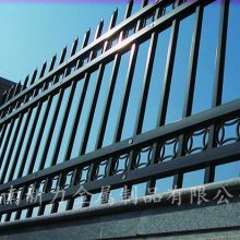 市政工程塑料围挡的多样化应用与制作工艺解析——以河南新力产品为例